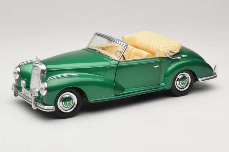 Mercedes 300S Cabriolet Green Metallic Maisto 1:18 52116 Kov