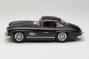 Mercedes 300SL Čierny Bburago 1:18 3015-M3 Kov – obrázok 4 z 8