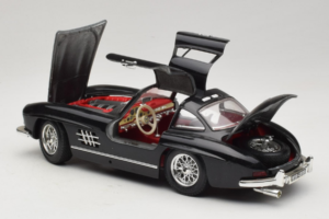Mercedes 300SL Čierny Bburago 1:18 3015-M3 Kov – obrázok 5 z 8