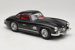 Mercedes 300SL Čierny Bburago 1:18 3015-M3 Kov – obrázok 6 z 8