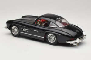 Mercedes 300SL Čierny Bburago 1:18 3015-M3 Kov – obrázok 7 z 8
