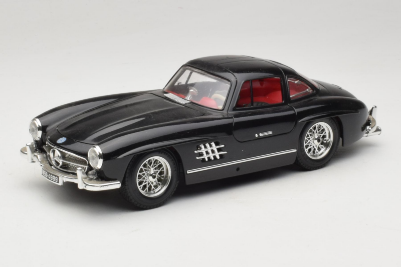 Mercedes 300SL Čierny Bburago 1:18 3015-M3 Kov