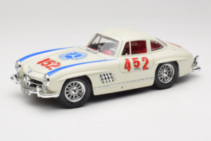 Mercedes 300SL #452 Mille Miglia 1955 Biely Bburago 1:18 3015-M2 Kov