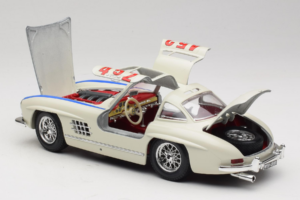 Mercedes 300SL #452 Mille Miglia 1955 Biely Bburago 1:18 3015-M2 Kov – obrázok 5 z 8