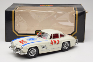 Mercedes 300SL #452 Mille Miglia 1955 Biely Bburago 1:18 3015-M2 Kov – obrázok 8 z 8