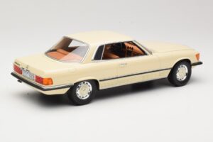 Mercedes 350 SLC C107 Biely Cult Models 1:18 CML049-1 Kov – obrázok 2 z 6