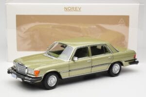 Mercedes 450 SEL W116 J.R. Ewing Dallas Striebornozelený Norev 1:18 183975 Kov – obrázok 8 z 8