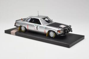 Mercedes 450 SLC 5.0 C107 Hertz #6 H. Mikkola Rally Bandama 1979 Winner Minichamps 1:18 107793206 Živica – obrázok 4 z 6