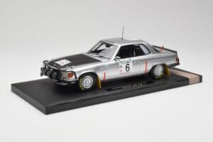Mercedes 450 SLC 5.0 C107 Hertz #6 H. Mikkola Rally Bandama 1979 Winner Minichamps 1:18 107793206 Živica