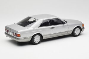 Mercedes 500 SEC C126 Strieborný AUTOart 1:18 76212 Kov – obrázok 3 z 8