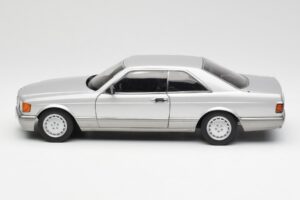 Mercedes 500 SEC C126 Strieborný AUTOart 1:18 76212 Kov – obrázok 4 z 8