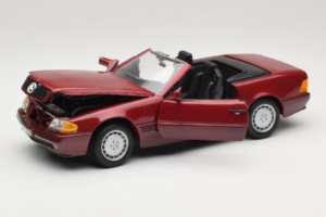 Mercedes 500 SL R129 Tmavo Červený Revell 1:18 8801 Kov – obrázok 2 z 8