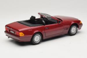 Mercedes 500 SL R129 Tmavo Červený Revell 1:18 8801 Kov – obrázok 3 z 8