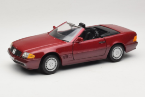 Mercedes 500 SL R129 Tmavo Červený Revell 1:18 8801 Kov