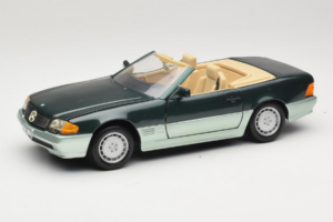 Mercedes 500 SL R129 Strieborno Zelený Revell 1:18 8802 Kov