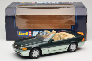 Mercedes 500 SL R129 Strieborno Zelený Revell 1:18 8802 Kov – obrázok 8 z 8