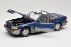 Mercedes SL 500 R129 Nautic Blue Metallic Revell 1:18 8081 Kov – obrázok 2 z 8