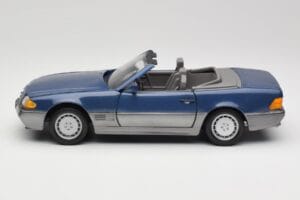 Mercedes SL 500 R129 Nautic Blue Metallic Revell 1:18 8081 Kov – obrázok 4 z 8