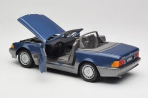 Mercedes SL 500 R129 Nautic Blue Metallic Revell 1:18 8081 Kov – obrázok 5 z 8