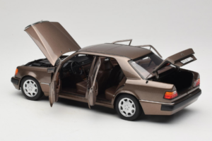 Mercedes 500E W124 Impala Metallic Norev 1:18 183954 Kov – obrázok 5 z 8
