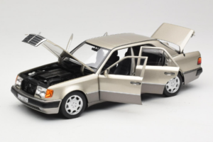 Mercedes 500E W124 Smoke Silver Dealerská Edícia Norev 1:18 B66040724 Kov – obrázok 2 z 8