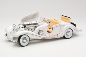 Mercedes 500K Special Roadster Biely Premiere Edition Maisto 1:18 536055 Kov – obrázok 2 z 8