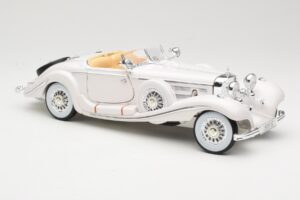 Mercedes 500K Special Roadster Biely Premiere Edition Maisto 1:18 536055 Kov – obrázok 6 z 8