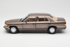 Mercedes 560 SEL W126 Impala Hnedý Edícia Dealer Norev 1:18 B66040646 Kov – obrázok 4 z 8