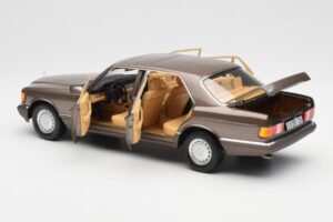 Mercedes 560 SEL W126 Impala Hnedý Edícia Dealer Norev 1:18 B66040646 Kov – obrázok 5 z 8