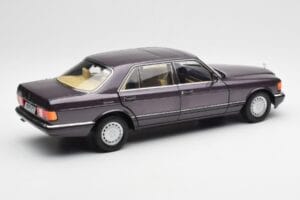 Mercedes 560 SEL W126 Fialový Metallic Norev 1:18 183544 Kov – obrázok 3 z 8