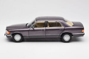 Mercedes 560 SEL W126 Fialový Metallic Norev 1:18 183544 Kov – obrázok 4 z 8