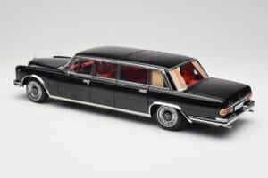 Mercedes 600 Pullman W100 Čierny NZG 1:18 1071/50 Kov – obrázok 7 z 8
