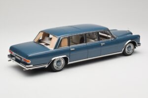 Mercedes 600 Pullman W100 Modrý NZG 1:18 B66040707 Kov – obrázok 3 z 8