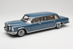 Mercedes 600 Pullman W100 Modrý NZG 1:18 B66040707 Kov