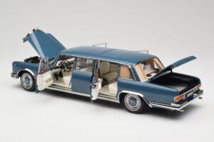 Mercedes 600 Pullman W100 Modrý NZG 1:18 B66040707 Kov – obrázok 5 z 8