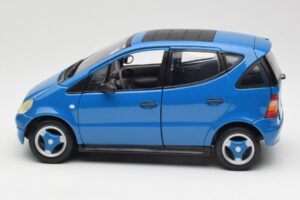Mercedes A-Class W168 Svetlomodrý Maisto 1:18 37800-M5 Kov – obrázok 4 z 8