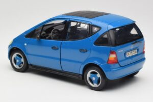 Mercedes A-Class W168 Svetlomodrý Maisto 1:18 37800-M5 Kov – obrázok 7 z 8