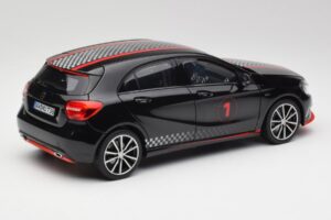 Mercedes A-Class W176 AMG Čierny Norev 1:18 183596 Kov – obrázok 3 z 8