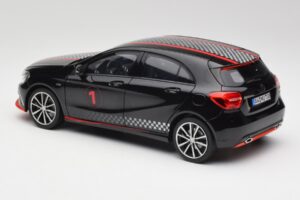Mercedes A-Class W176 AMG Čierny Norev 1:18 183596 Kov – obrázok 7 z 8