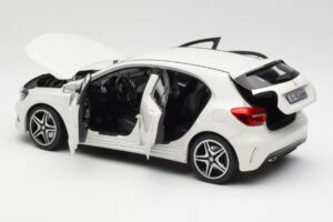 Mercedes A-Class W176 Cirrus Biely Norev 1:18 B66960126 Kov – obrázok 5 z 8