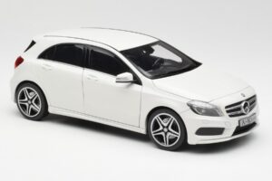 Mercedes A-Class W176 Cirrus Biely Norev 1:18 B66960126 Kov – obrázok 6 z 8