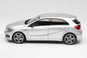 Mercedes A-Class W176 Polar Strieborný Norev 1:18 B66960139 Kov – obrázok 4 z 8