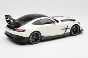 Mercedes AMG GT C190 Black Series Diamond White Metallic Minichamps 1:18 110032020 Kov – obrázok 3 z 8