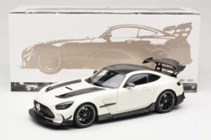 Mercedes AMG GT C190 Black Series Diamond White Metallic Minichamps 1:18 110032020 Kov – obrázok 8 z 8
