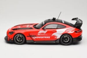 Mercedes AMG GT C190 Black Series Safety Car F1 2022 Minichamps 1:18 155032090 Kov – obrázok 3 z 6