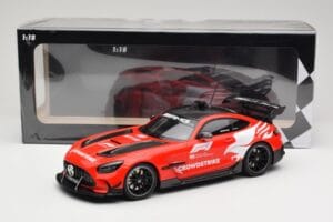 Mercedes AMG GT C190 Black Series Safety Car F1 2022 Minichamps 1:18 155032090 Kov – obrázok 6 z 6
