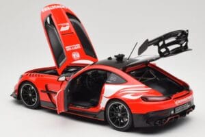 Mercedes AMG GT C190 Black Series Safety Car F1 2024 Minichamps 1:18 110032090 Kov – obrázok 5 z 8