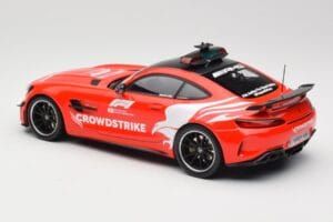 Mercedes AMG GT R C190 Safety Car F1 2021 Minichamps 1:18 155036095 Kov – obrázok 5 z 6