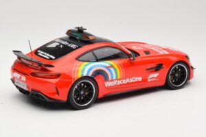 Mercedes AMG GT R C190 Safety Car F1 Mugello GP 2020 Minichamps 1:18 155036094 Kov – obrázok 2 z 6