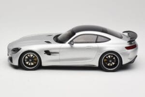 Mercedes AMG GT R C190 Strieborný Minichamps 1:18 155036025 Kov – obrázok 3 z 6